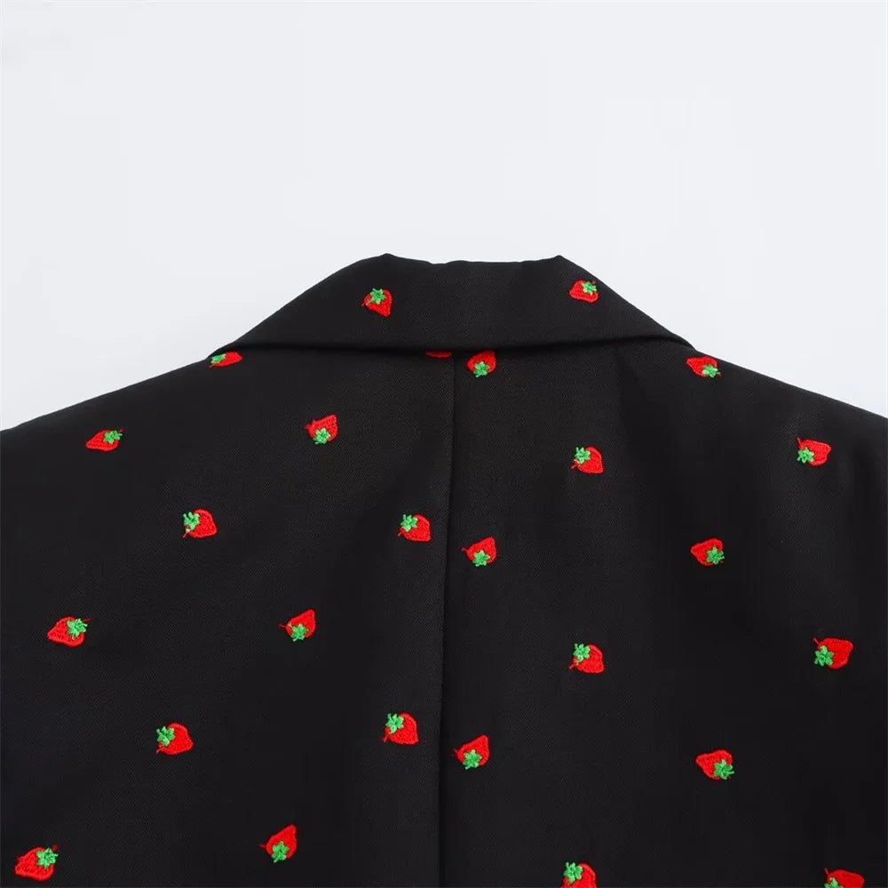 Kvinnors Casual Retro Jordgubbsbroderad Kavaj och Hög Midja Mini Kjol Mode Set: Lås Upp Stil och Komfort för Moderna Kvinnor - STILUNA