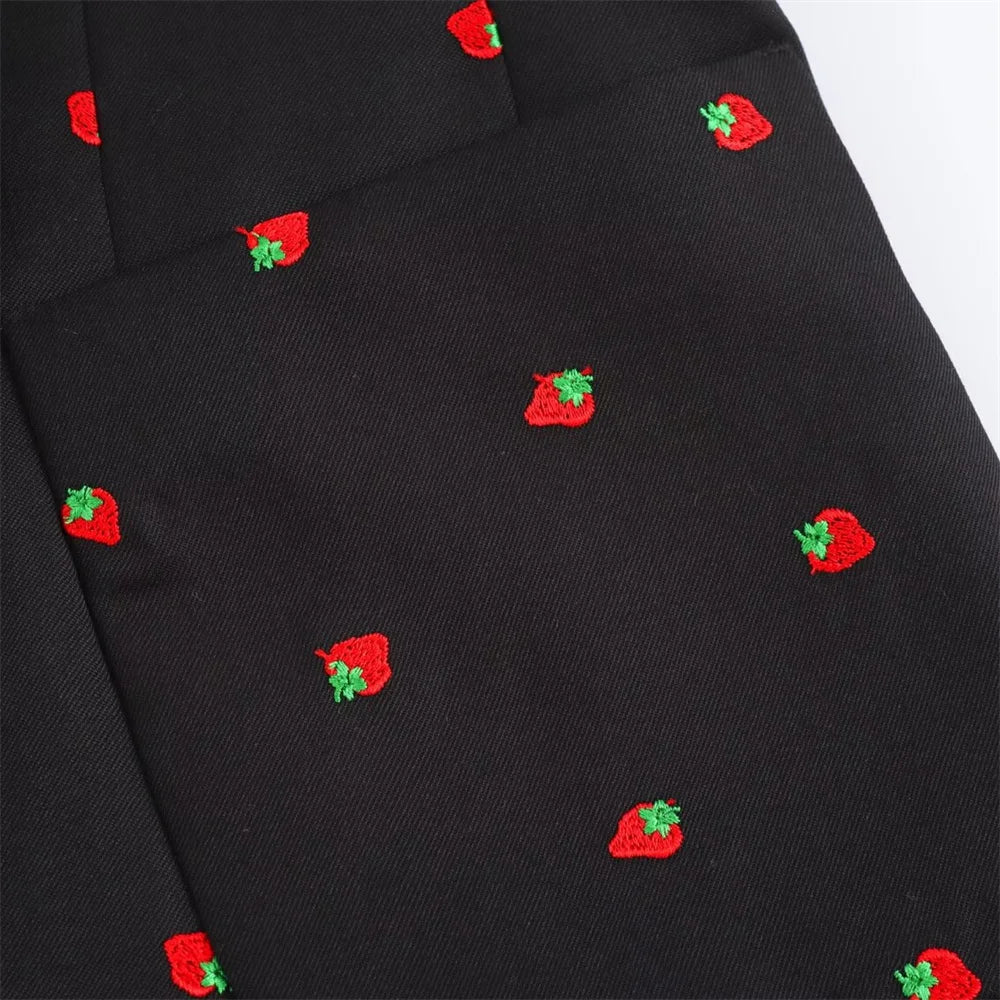 Kvinnors Casual Retro Jordgubbsbroderad Kavaj och Hög Midja Mini Kjol Mode Set: Lås Upp Stil och Komfort för Moderna Kvinnor - STILUNA