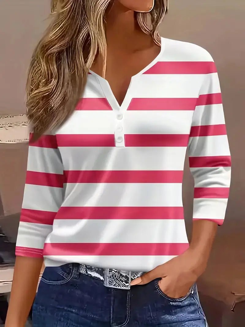 Randig T-shirt med V - ringning för Dam – Bekväm och Mångsidig i Bomullsblandning - STILUNA