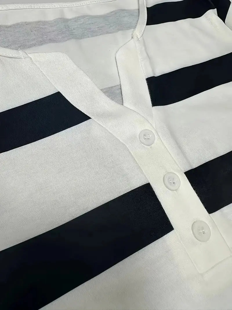 Randig T-shirt med V - ringning för Dam – Bekväm och Mångsidig i Bomullsblandning - STILUNA