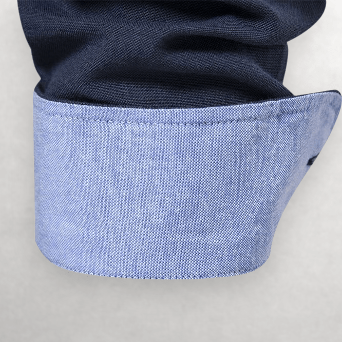 Skjorta i 100% Bomull med Knappstängning och Kontrastdetaljer – Modern Passform för Formella och Avslappnade Tillfällen - STILUNA