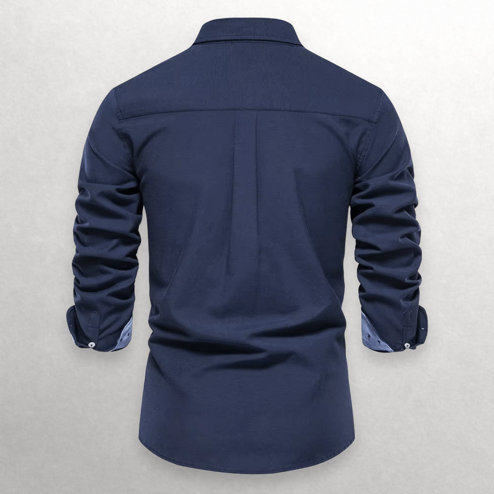 Skjorta i 100% Bomull med Knappstängning och Kontrastdetaljer – Modern Passform för Formella och Avslappnade Tillfällen - STILUNA