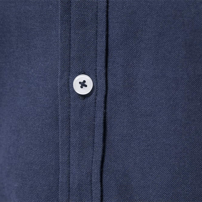 Skjorta i 100% Bomull med Knappstängning och Kontrastdetaljer – Modern Passform för Formella och Avslappnade Tillfällen - STILUNA