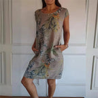 Sommarklänning med Botaniskt Print & Fickor – Boho Stil - STILUNA