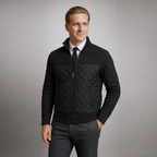 Stickad Jacka med Diamantkviltning och Ståkrage – Slim Fit i Hållbar Polyester för Kyliga Dagar - STILUNA