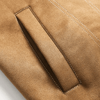 Suede Trucker Jacka med Justerbara Sidoflikar och Spridkrage – Mjuk och Fodrad Ytterjacka i Flera Färger - STILUNA