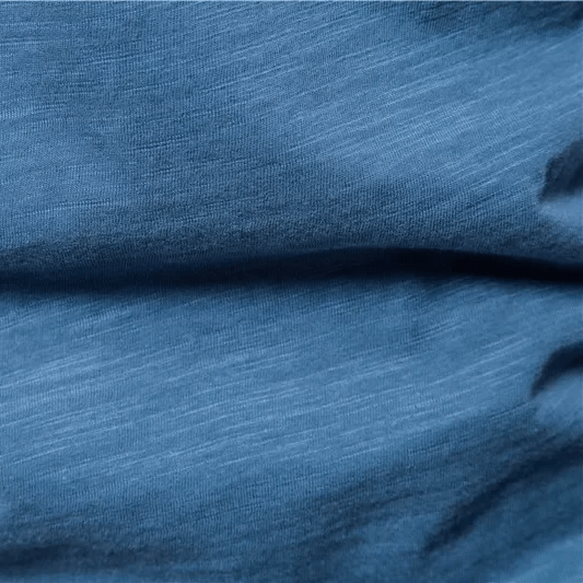 V - ringad T-shirt i 100% Bomull – Slim Fit, Korta Ärmar, Minimalistisk Design - STILUNA